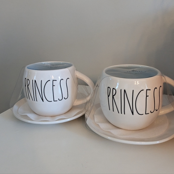 Set up 2 Rae Dunn Cinderella tea cups - Picture 2 of 4